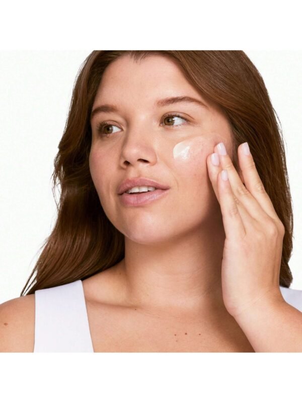 4-23-scaled-1.jpg Clinique 3-Step Dramatically Different Moisturizing Lotion+ For Dry to Dry Combination Skin Types | With Glycerin | Hydrating | Now With SPF 35